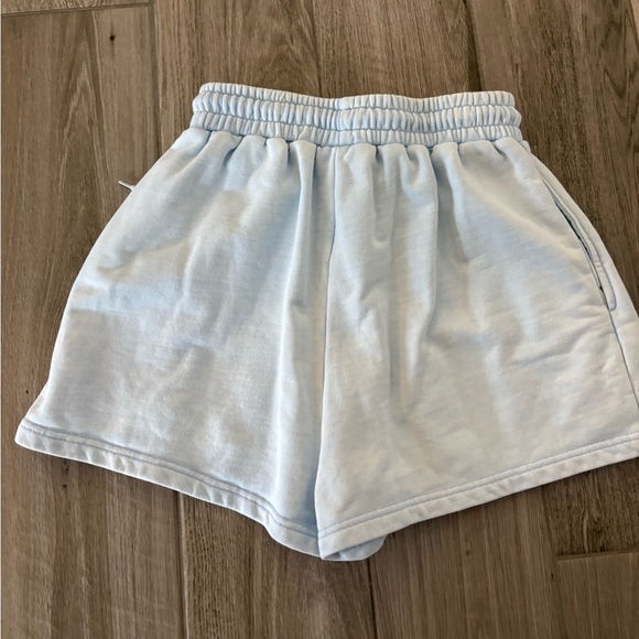 white fox shorts - Picture 4 of 5
